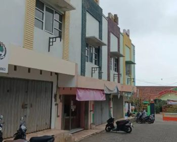 Disewakan ruko dua lantai / tahun