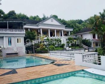 Dijual Villa Dalam Kompleks Villa di Cisarua Puncak