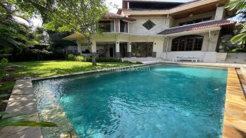 Rumah Furnished Sudah Renovasi SHM - Sertifikat Hak Milik di Umalas, Umalas