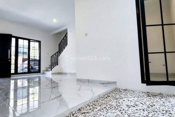 Rumah cantik bergaya minimalis di graha bintaro di Graha raya