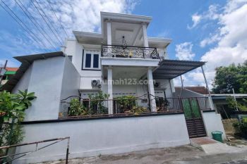 Rumah dan Rumah Usaha dekat Hotel Alila