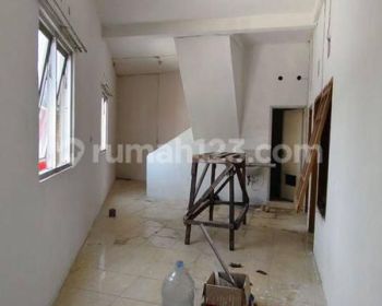 Disewakan Ruko 2,5 Lantai di Taman Kopo Indah 2