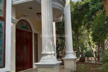 Rumah Luas dan bagus di Delatinos BSD