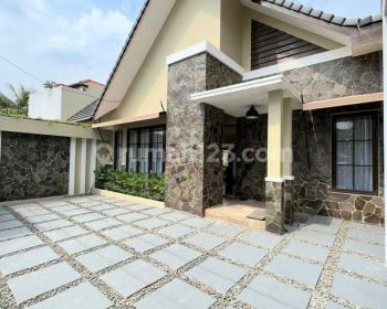 Rumah Modern Tropical Lokasi Strategis Di Bintaro Sektor 9