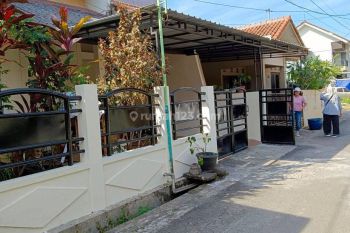 Rumah 2 lantai di Banyumanik