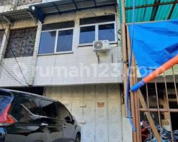 RUKO RAPI SIAP PAKAI...HADAP JALAN RAYA GEDONG PANJANG