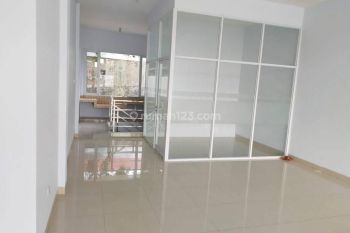 Ruko Sangat Bagus 2 lantai ,Siap Pakai di kawasan perkantoran , Mudah