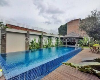 RUMAH MEWAH dan MEGAH at JAGAKARSA dekat GOLF MATOA, JAKSEL