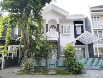 Rumah Mewah Model American Classic di Pakuwon City