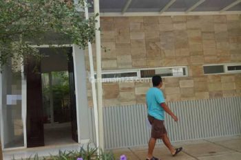 Dijual Rumah Di Accola Park Serpong Kondisi Bagus Terawat
