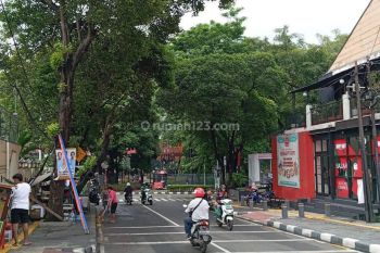 Ruang Usaha 2 Lantai di Tebet Barat Raya Depan Taman Eco Park