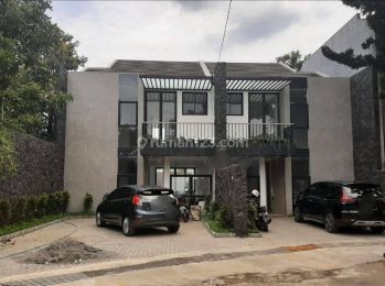 RUMAH BARU MINIMALIS INDUSTRIALIS 2 LT SAYAP PASTEUR DEKAT BTC DAN UNIV BANDUNG