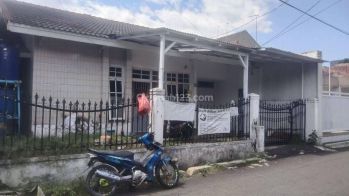 Rumah Murah Terawat Di Sayap Bkr Kembar Regol