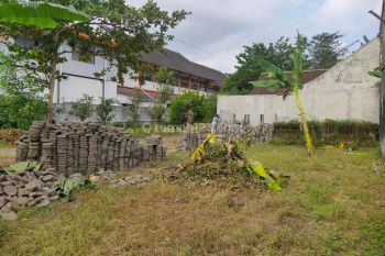 Jogja, Dekat 5 Menit Ke Ugm Luas 122m SHM P