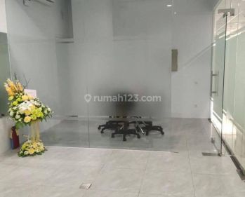 Sewa Kantor Praxis Intiland Lt 3 Furnished Dekat Access Parkir