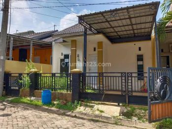 Rumah cantik 1 lantai di tembalang