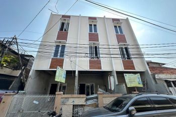 Non.686 Rumah New 3 Lantai. Tanjung Duren, Jakarta Barat