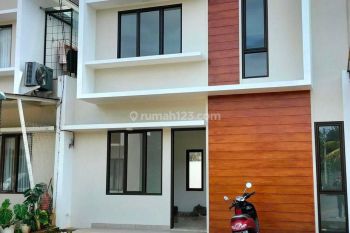 Rumah cantik 2 lantai luas di Jatimurni