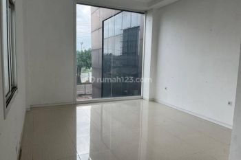 Bangunan Komersial Untuk Usaha di Gading Serpong, Tangerang