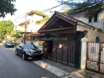 Rumah 2 muka (2,5 Lantai) di Tebet Barat Jakarta Selatan