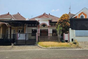 Rumah Siap Huni Jual Atau Sewa Tahunan di Istana Dieng