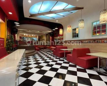 Ruko 1.5 Lantai Di Sudirman Cocok Untuk Coffee Shop, Kantor