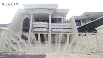 Disewakan Rumah Cocok Buat Usaha kantor Di Raya Panjang Jiwo