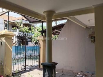 Rumah 2 lantai di rungkut asri