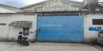 Gudang bagus di pergudangan pantai indah dadap di jual/ di lelang