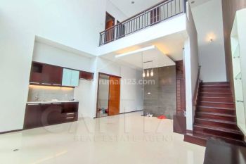 Disewakan Rumah Bagus Bersih di Bandung Sangat Strategis