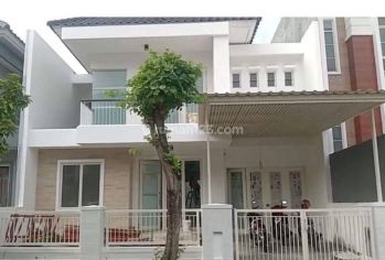Rumah 2 Lantai di Pakuwon City Siap Huni, Baru Renov code Dnd