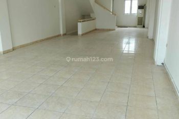 Disewakan Ruko 3,5 lantai di Tebet, Jakarta Selatan