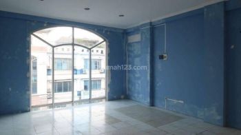 Ruko 3 Lantai Bagus Didaerah Kompleks Grand City, Surabaya