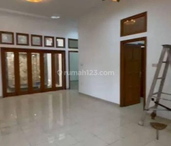 Dijual rumah di Taman Kopo Indah kota Bandung
