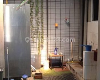 Ruang Usaha Disewa Full Furnished di Phh Mustofa