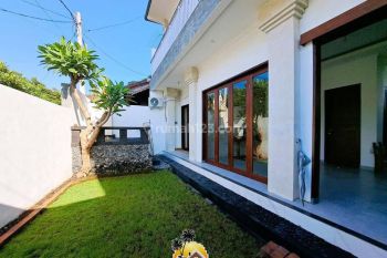 Minimalist 4 Bedrooms House