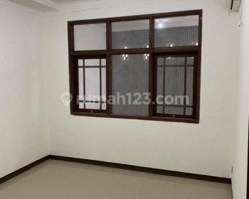 Rumah Nyaman Terawat Siap Huni di Margawangi, Bandung