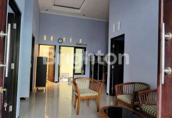 Rent Rumah: RUMAH ASRI DAN LUAS