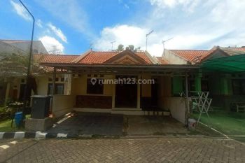 Rumah bagus dalam komplek