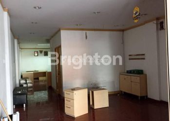 RUKO 3 LANTAI PLUS GUDANG DI JALAN GATOT SUBROTO BARAT