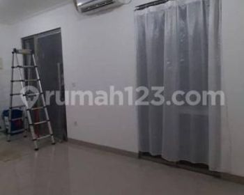 Rumah 2 Lantai Pik 2 Uk 6x10m Ada Ac Gordyn