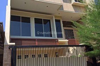 Dijual Rumah Hook SHM 2 Lantai di Pondok Mutiara Sidoarjo