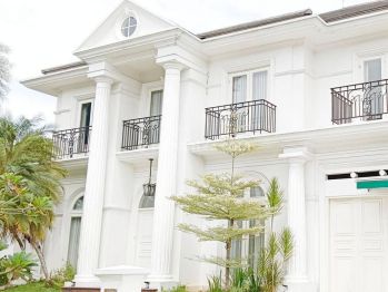 Rumah di Fontainebleau Golf Residence posisi Hook 2 Lantai SHM Bagus