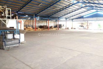 Disewakan gudang plong dekat pintu tol jorr Cakung Jakarta Timur