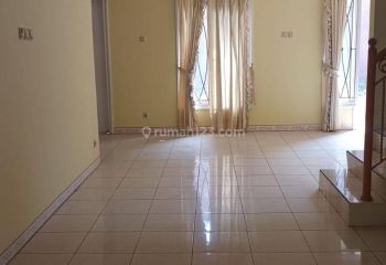 Sewa Rumah Keren Lega Luas Kota Baru Parahyangan 2 Lantai