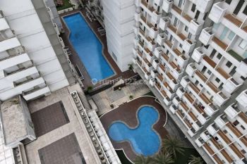 Apartement View Kolam Renang Dan Bukit Hambalang di Sentul City
