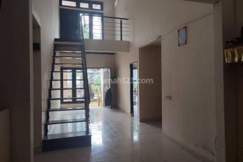 Rumah 2 Lantai Di Greenlot Residence Dekat Canggu Rd