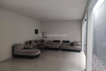 Rent Rumah: Rumah Baru Disewakan