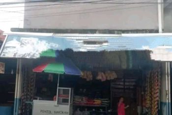 *Dijual rumah tempat usaha raya Bungkal Sambikerep*