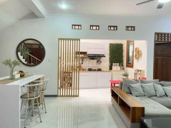 Dijual Rumah Lux 2 Lantai Komplek Batu nunggal  Buah Batu